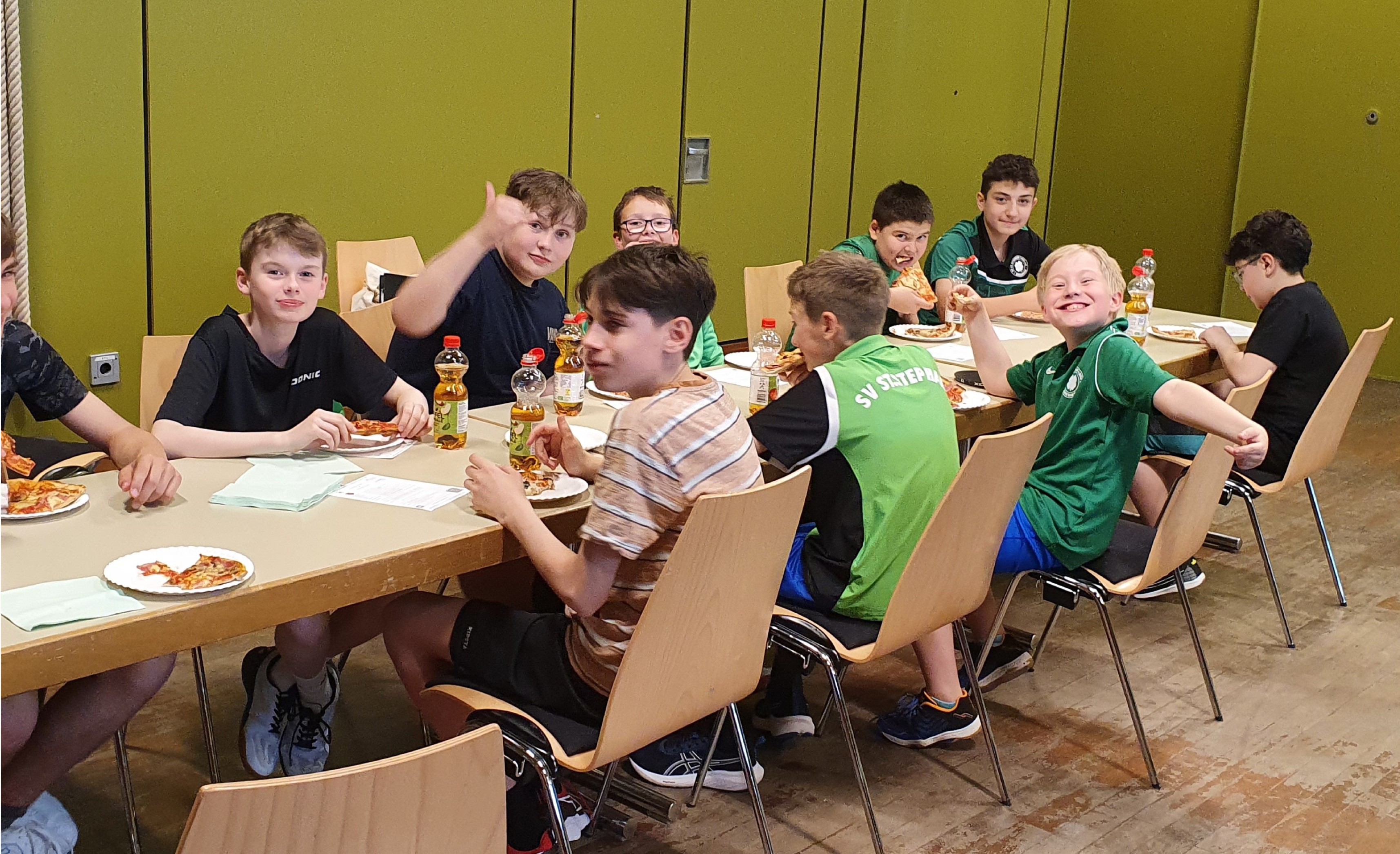 ETaDC38n_PizzaEssen-1a.jpg